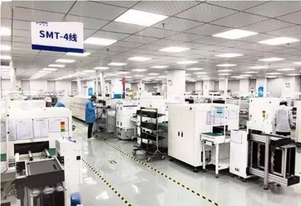電子廠里的SMT車間 電子產品的“心臟芯片制造中心”